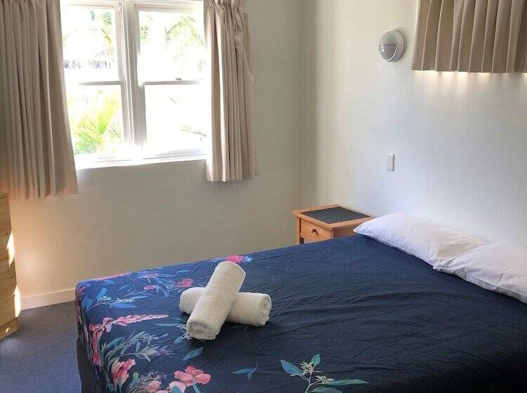 דירת 2 חדרי שינה בצד עם נוף לים, Camargue Beachfront Apartments