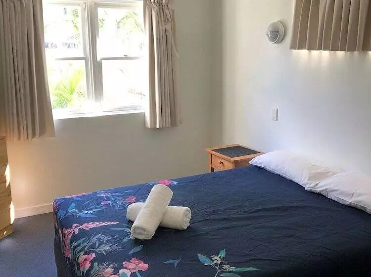 2 Bedroom Apartment Side Sea View, Camargue Beachfront Apartments