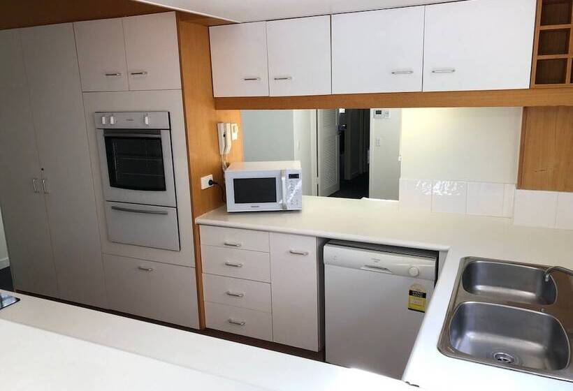Апартаменты 2 Спальни Боковой Вид на Море, Camargue Beachfront Apartments