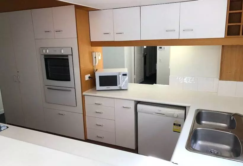 2 Bedroom Apartment Side Sea View, Camargue Beachfront Apartments