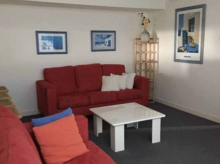 דירת 2 חדרי שינה בצד עם נוף לים, Camargue Beachfront Apartments