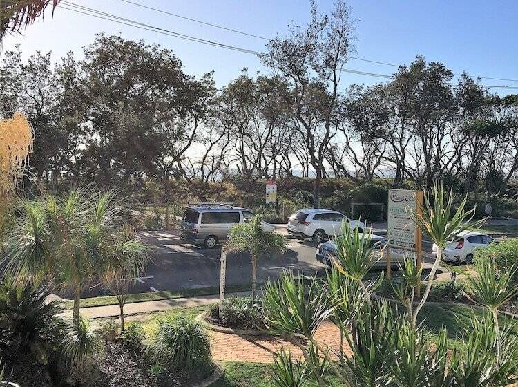 דירת 2 חדרי שינה בצד עם נוף לים, Camargue Beachfront Apartments