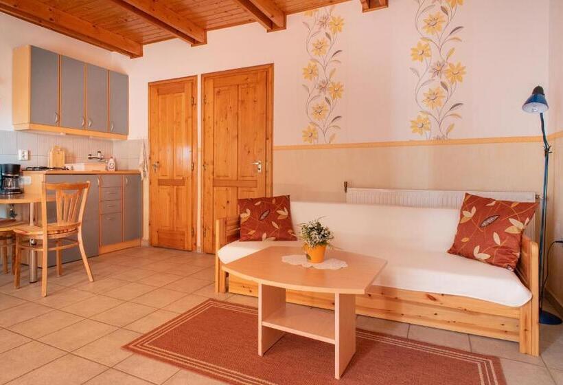 带2个卧室的公寓, Andrea Wellness Garden