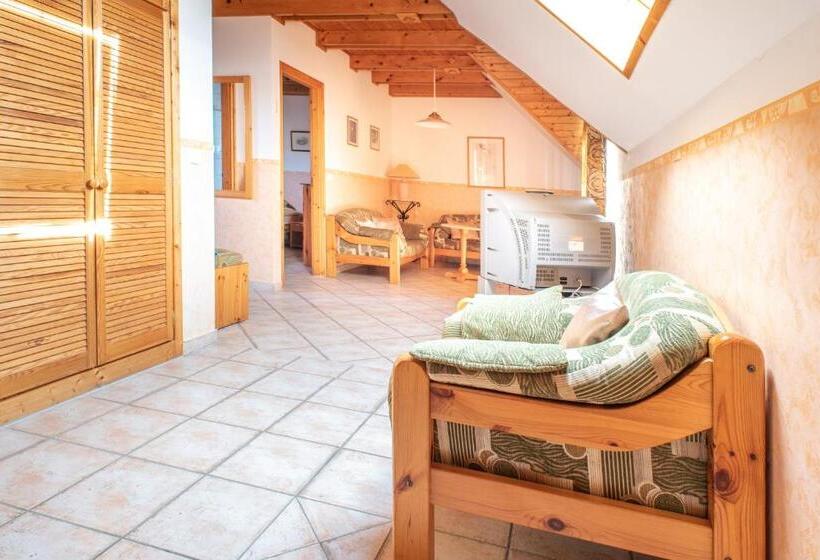 带2个卧室的套房, Andrea Wellness Garden