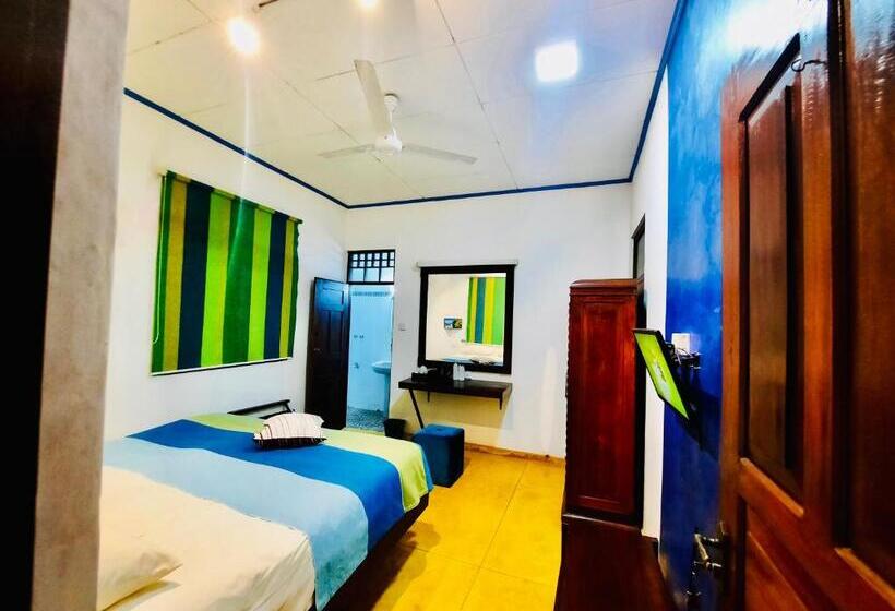 جناح جونيور, Dorset