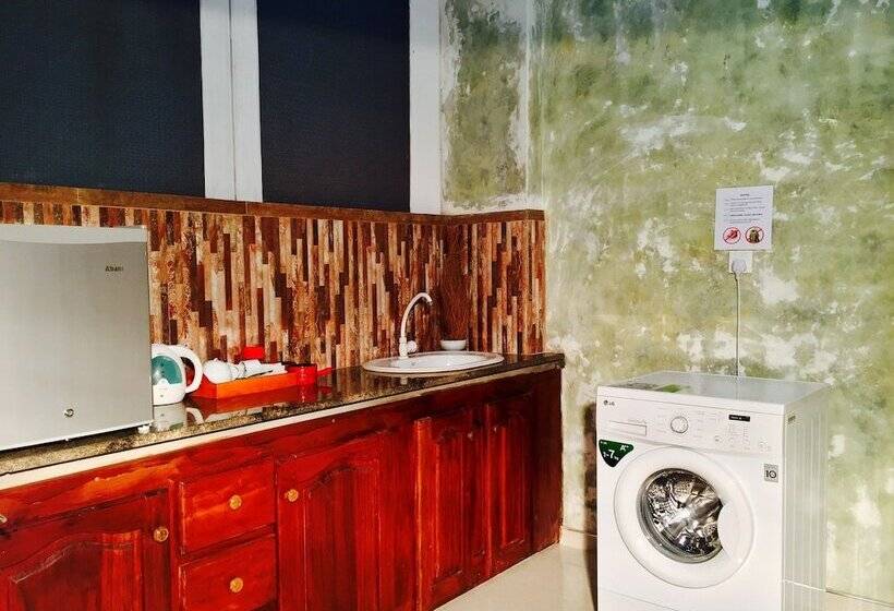 جناح جونيور, Dorset