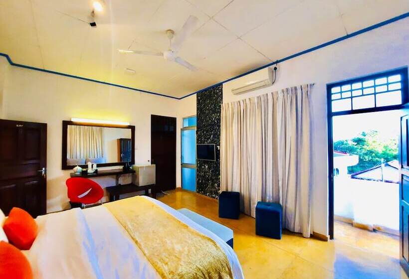 جناح جونيور, Dorset