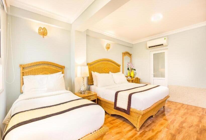 اتاق اجرایی سه نفره, Spring House Saigon Central Park