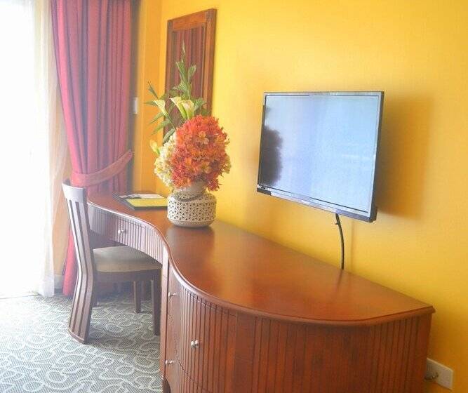 Pokój Czteroosobowy Deluxe, Elizabeth Baguio