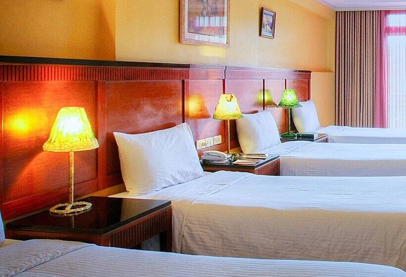 Pokój Czteroosobowy Deluxe, Elizabeth Baguio