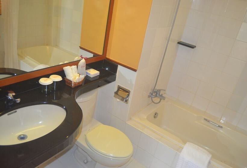 סוויטה אקזקיוטיב, Elizabeth Baguio