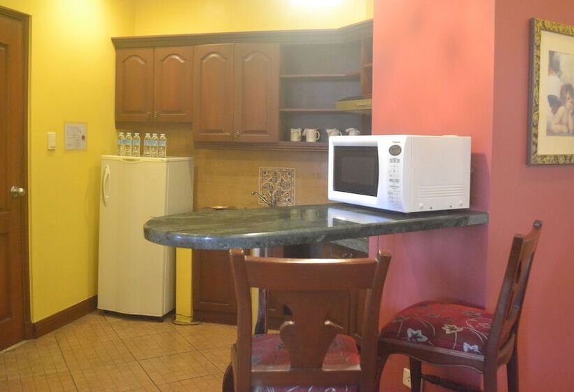 Suite Executive, Elizabeth Baguio