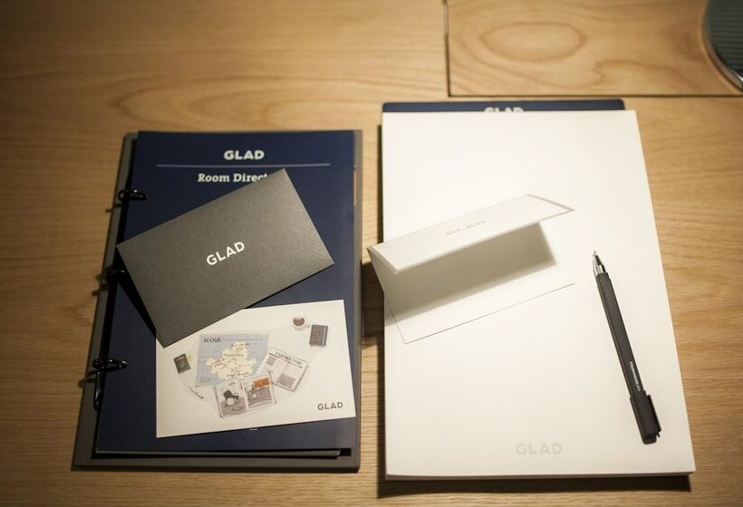 스탠다드 룸 킹사이즈 침대, Glad Yeouido