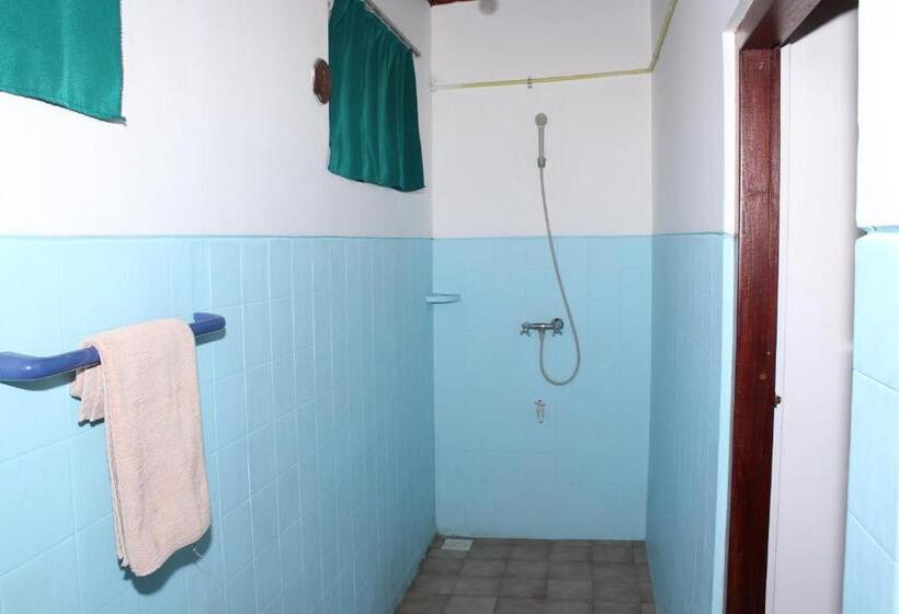 غرفة قياسية مطلّة علي حمام السباحة, Jagabay Resort & Surfing School