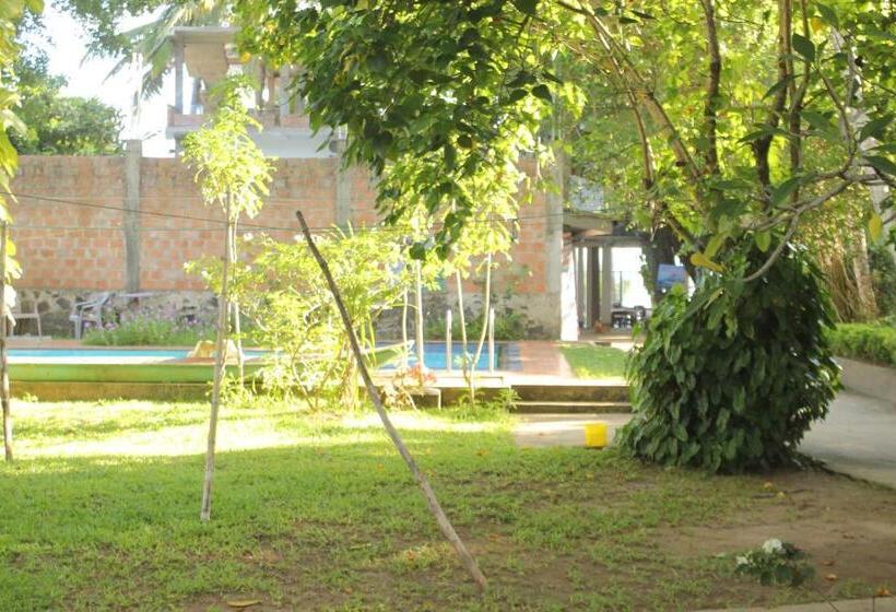 غرفة قياسية مطلّة علي حمام السباحة, Jagabay Resort & Surfing School