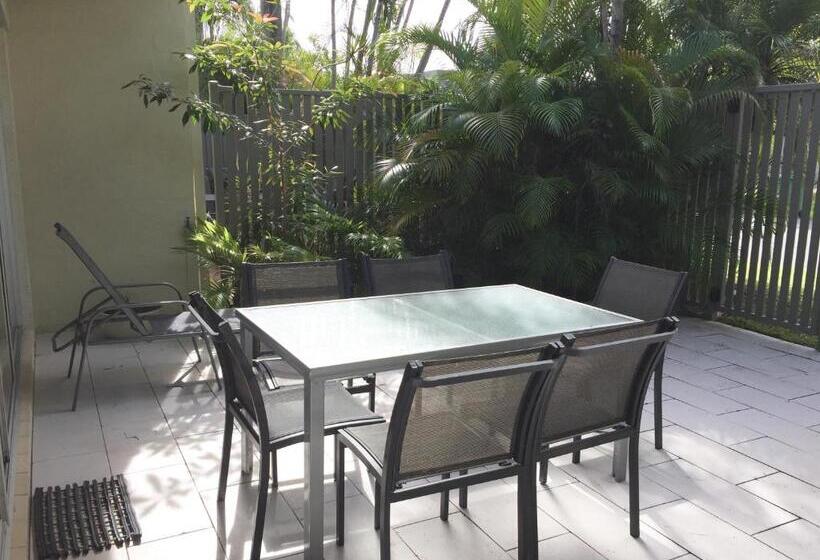 فيلا 3 غرف نوم, Le Court Villas