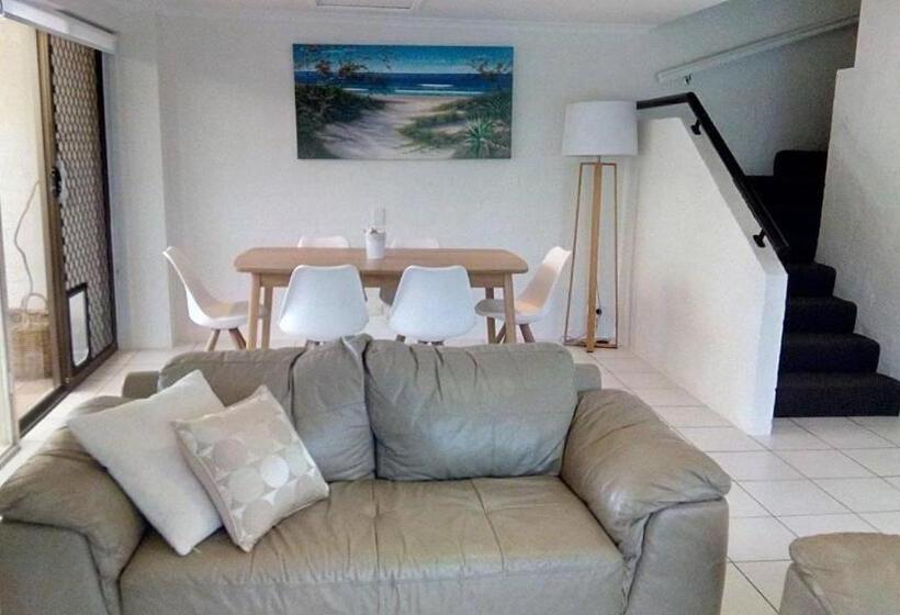 فيلا غرفتين نوم, Le Court Villas