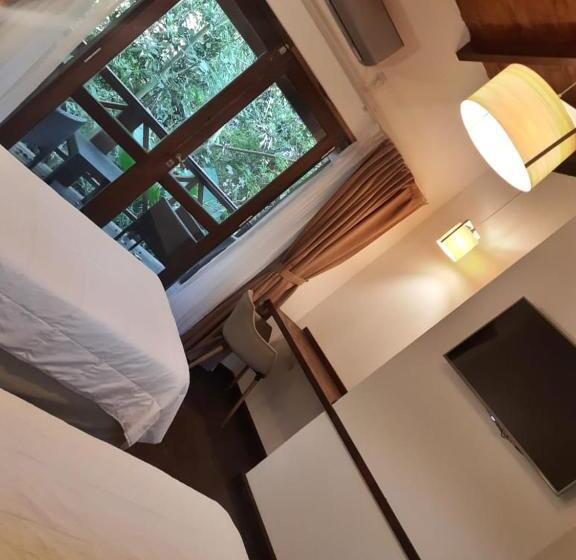 חדר פרמיום לארבעה, Selva De Laurel