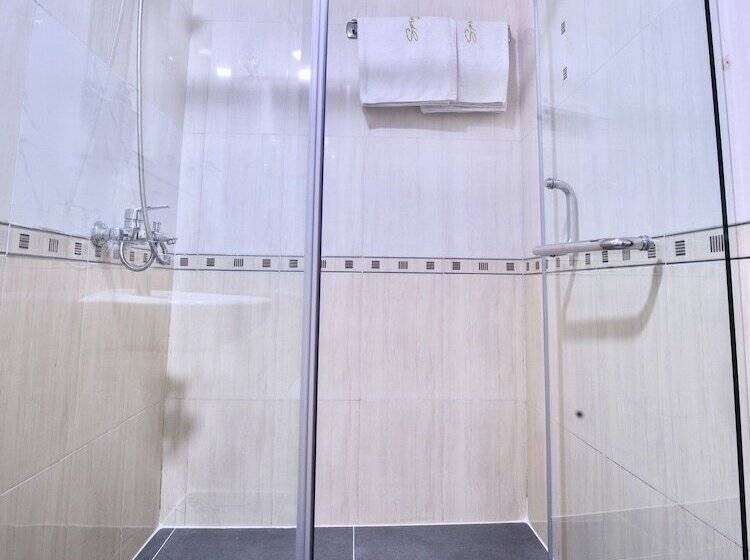 اتاق اجرایی سه نفره, Spring House Saigon Central Park