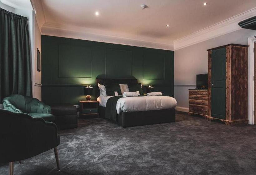 带大床的标准间, The Stag