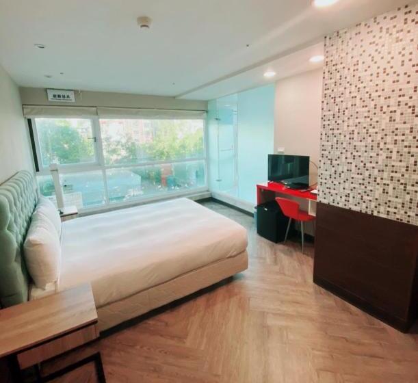 Superior Rum, Ximen Garden Inn