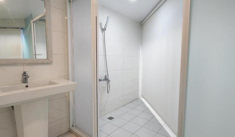 Fyrbädds Superiorrum, Ximen Garden Inn