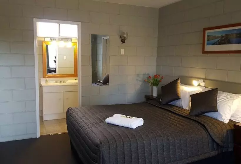 Perhesviitti, Daylesford Motor Inn Vic Pty Ltd