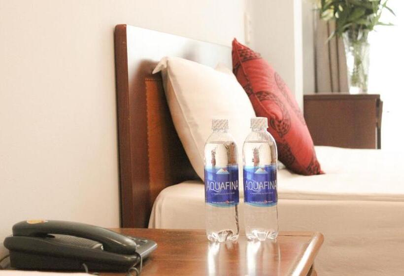 اتاق لوکس سه تخته, Sao Nam Hotel   Bui Vien Walking Street