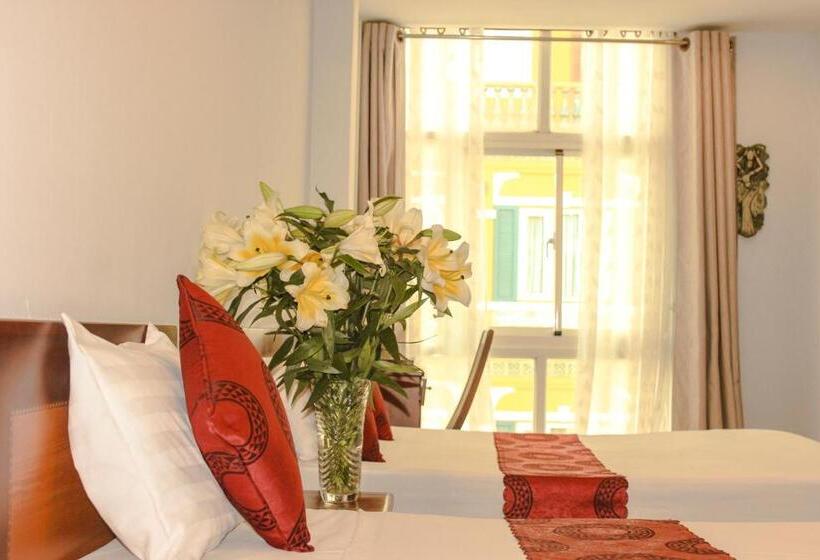 اتاق لوکس سه تخته, Sao Nam Hotel   Bui Vien Walking Street