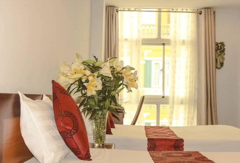 اتاق لوکس سه تخته, Sao Nam Hotel   Bui Vien Walking Street