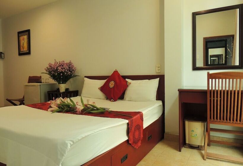 اتاق لوکس سه تخته, Sao Nam Hotel   Bui Vien Walking Street