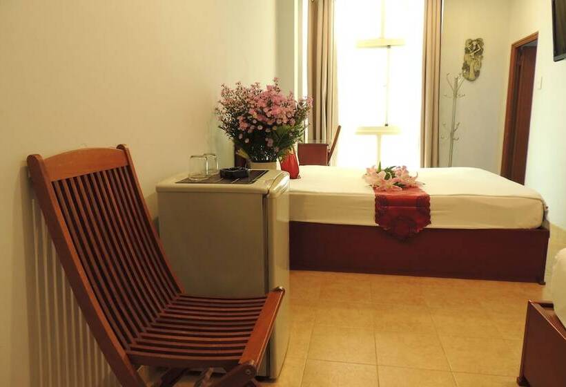 اتاق لوکس سه تخته, Sao Nam Hotel   Bui Vien Walking Street