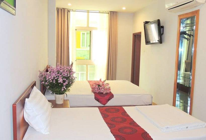 اتاق لوکس سه تخته, Sao Nam Hotel   Bui Vien Walking Street