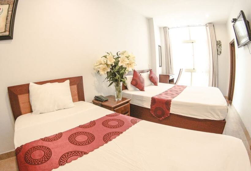 اتاق لوکس سه تخته, Sao Nam Hotel   Bui Vien Walking Street