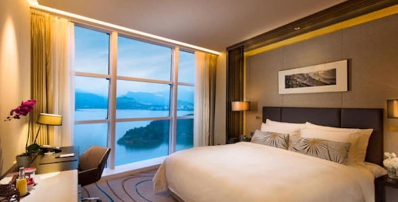 غرفة ديلوكس مطلة على البحيرة, Sunrise Kempinski