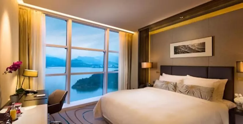 Deluxe-huone Järvinäkymä, Sunrise Kempinski