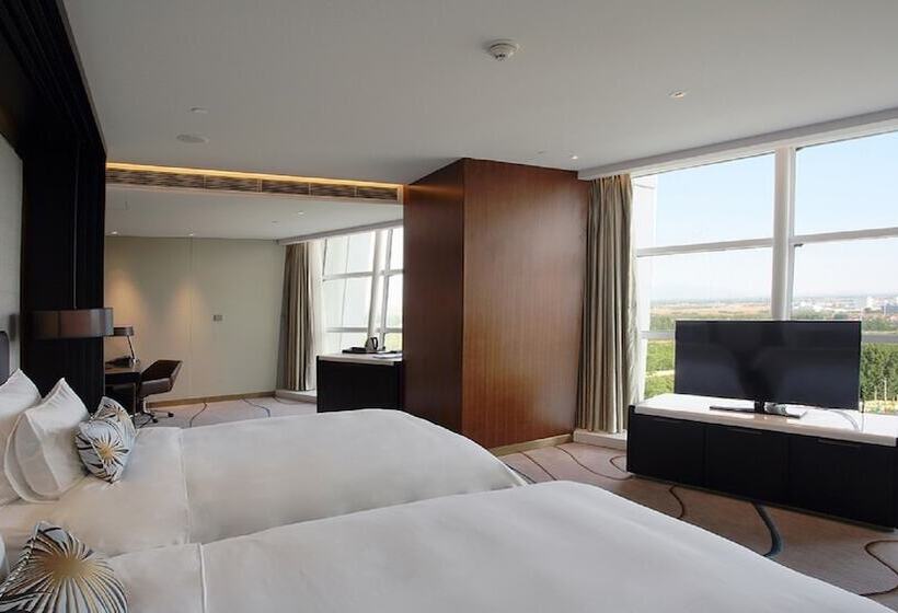 غرفة بريميوم مطلّة علي البحيرة, Sunrise Kempinski