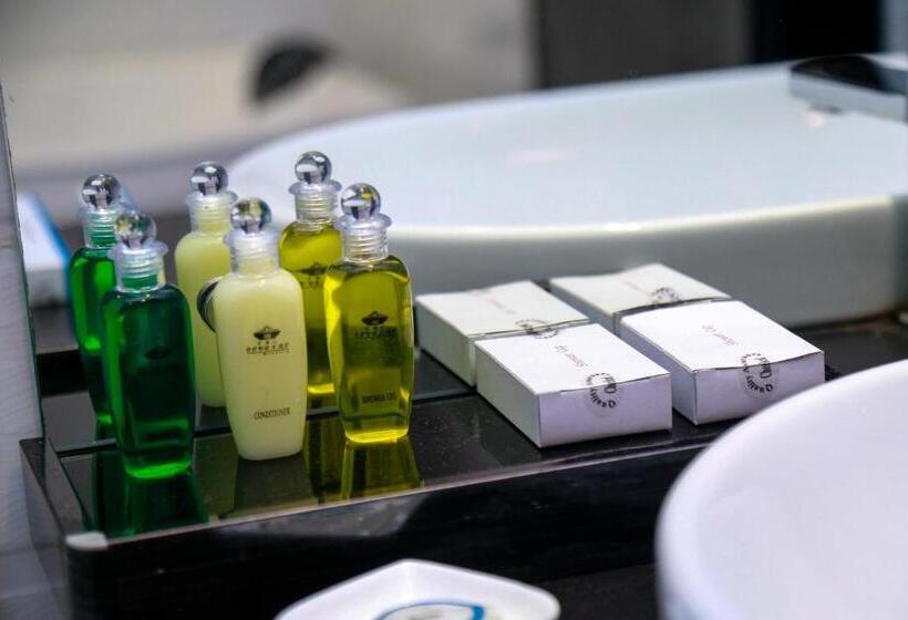 Номер Deluxe, The Covanro Airport Hotel   Katunayake