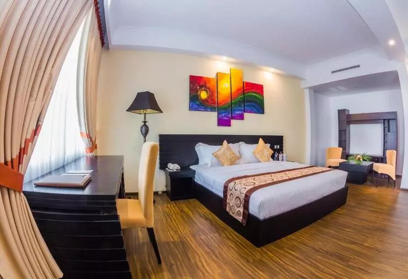 バルコニー付スタンダード４ベッドルーム, The Covanro Airport Hotel   Katunayake
