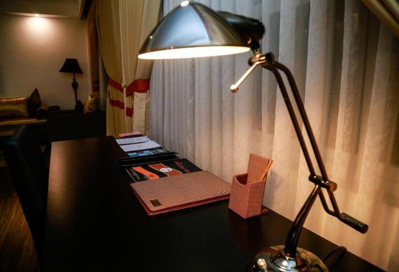 バルコニー付スタンダード４ベッドルーム, The Covanro Airport Hotel   Katunayake