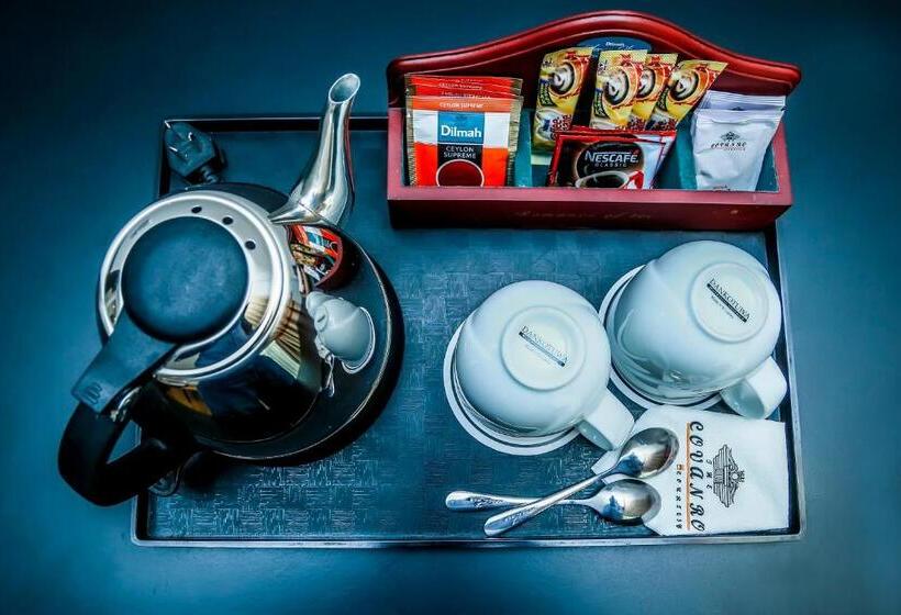 バルコニー付スタンダード４ベッドルーム, The Covanro Airport Hotel   Katunayake