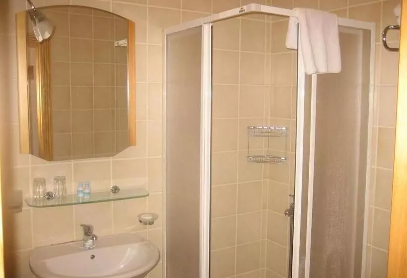 スタンダード４人部屋, Lapasori Otel