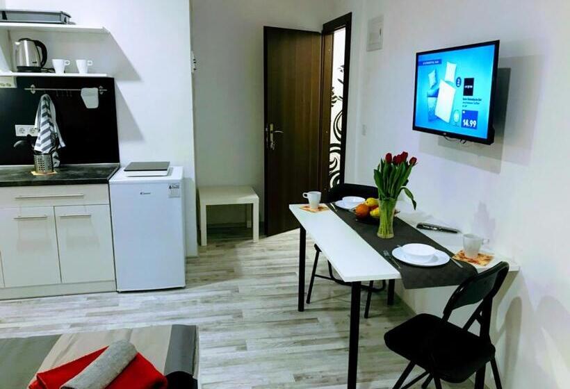 标准工作室, Pula Center Rooms