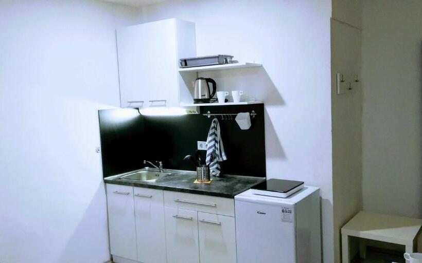 标准工作室, Pula Center Rooms