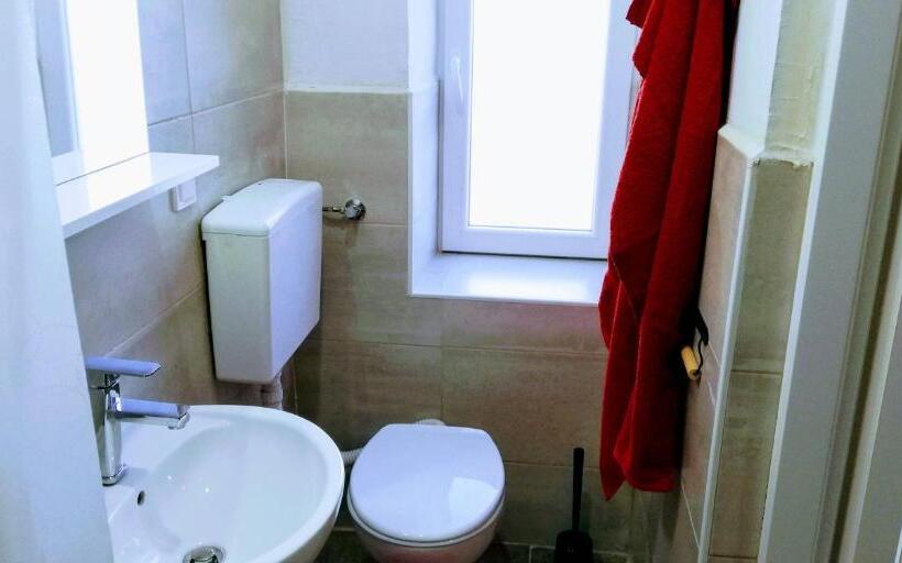 标准工作室, Pula Center Rooms