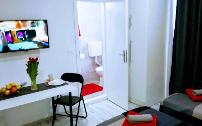 스탠다드 스튜디오, Pula Center Rooms