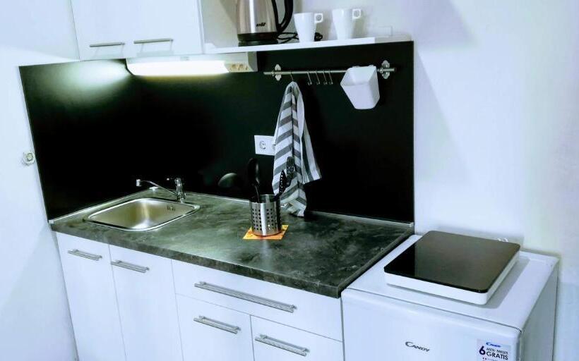 标准工作室, Pula Center Rooms