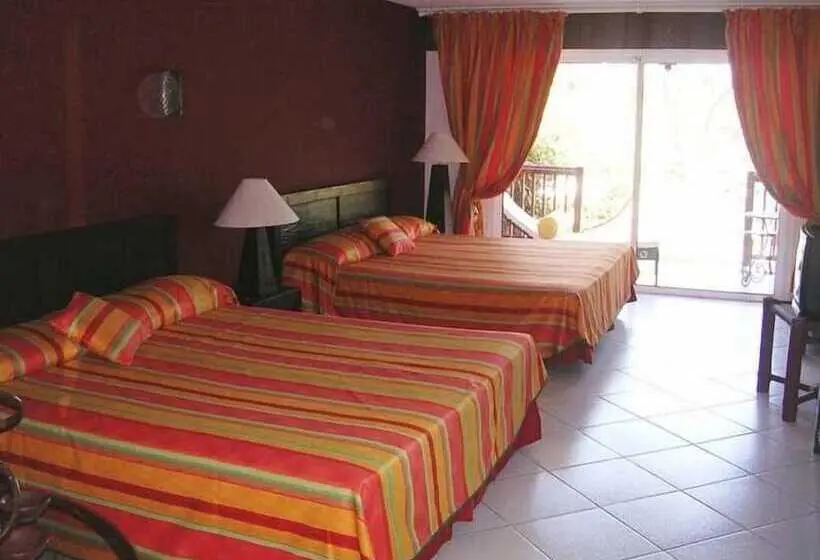اتاق استاندارد, Tropical Court