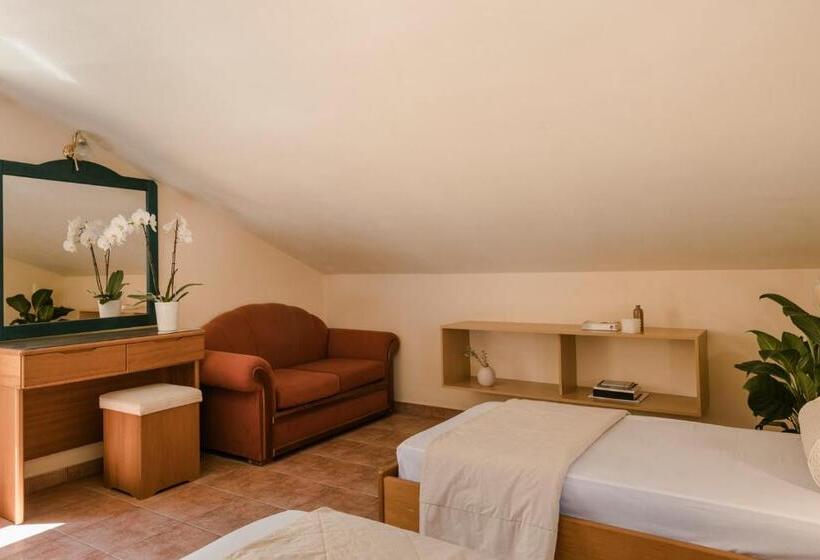 סוויטה נוף לים, Griffon Kymi Hotel Previously Known As Valledi Village