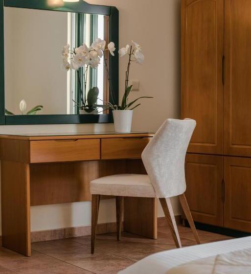 סוויטת ג'וניור נוף לים, Griffon Kymi Hotel Previously Known As Valledi Village